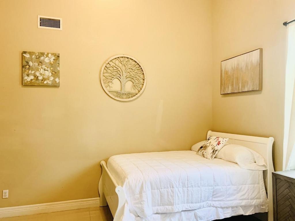 Brownsville Comfort 2 Bedroom 1 Bath , Spacious Kitchen And Outdoor Home Exterior foto