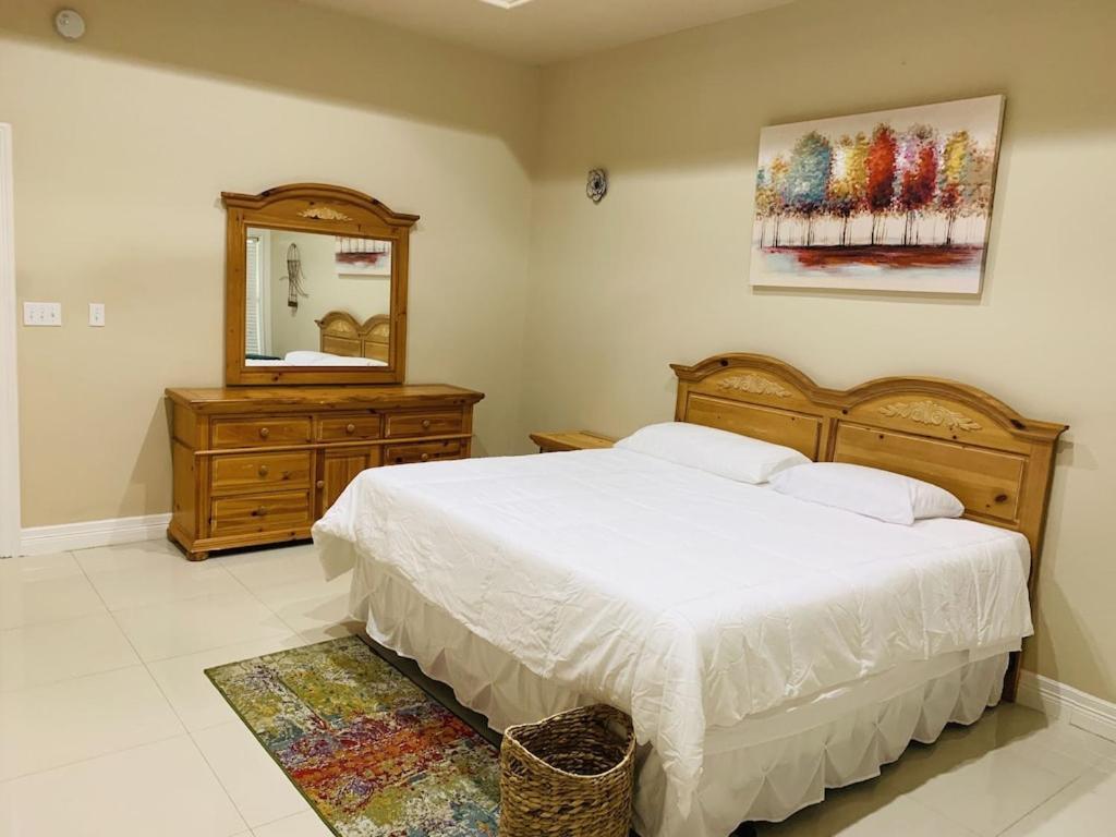 Brownsville Comfort 2 Bedroom 1 Bath , Spacious Kitchen And Outdoor Home Exterior foto
