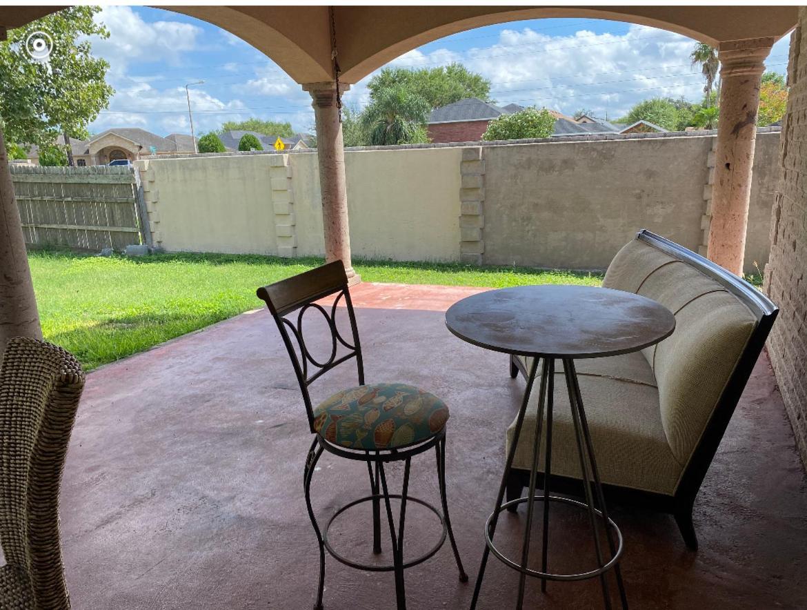 Brownsville Comfort 2 Bedroom 1 Bath , Spacious Kitchen And Outdoor Home Exterior foto