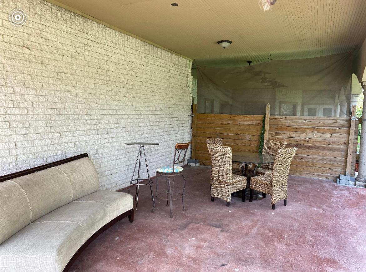 Brownsville Comfort 2 Bedroom 1 Bath , Spacious Kitchen And Outdoor Home Exterior foto