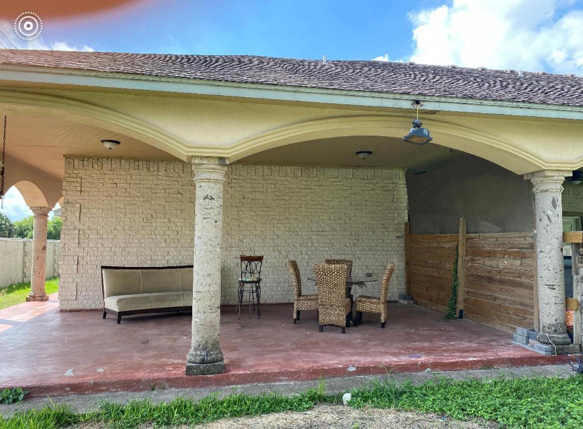 Brownsville Comfort 2 Bedroom 1 Bath , Spacious Kitchen And Outdoor Home Exterior foto