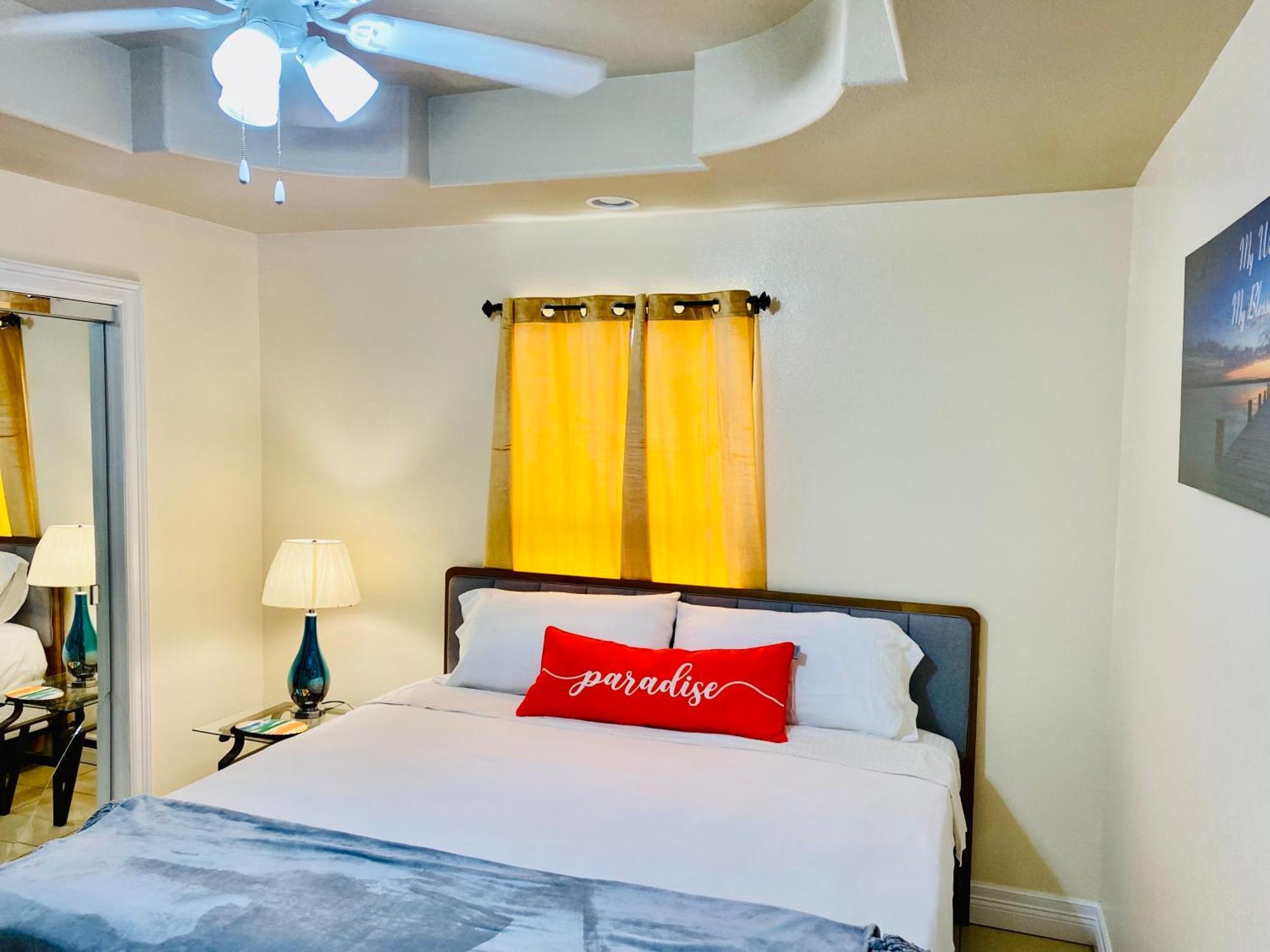 Brownsville Comfort 2 Bedroom 1 Bath , Spacious Kitchen And Outdoor Home Exterior foto